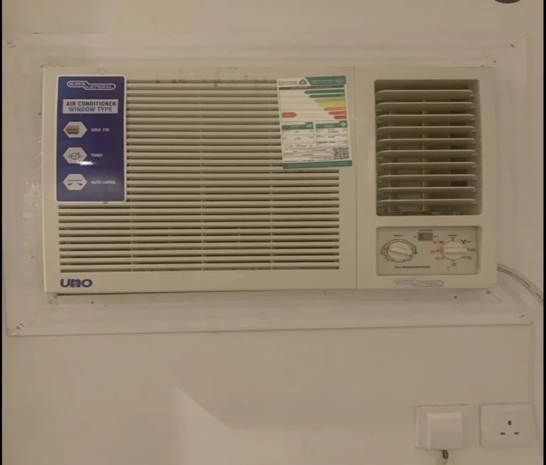 كيف شباك مستعمل 18000 وحدة مزود بملصق كفاءة الطاقة موفر للطاقة مثبت داخل جدار منزل بالطائف، مناسب للبيع أو الشراء مع خدمة الفك والنقل والدفع الفوري بأعلى سعر داخل المدينة