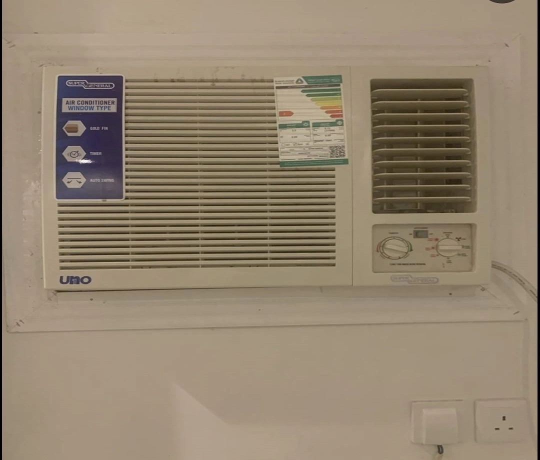 مكيف شباك 18000 وحدة الحالة مستعمل النوع uro موفر للطاقة علية استكر الطاقه